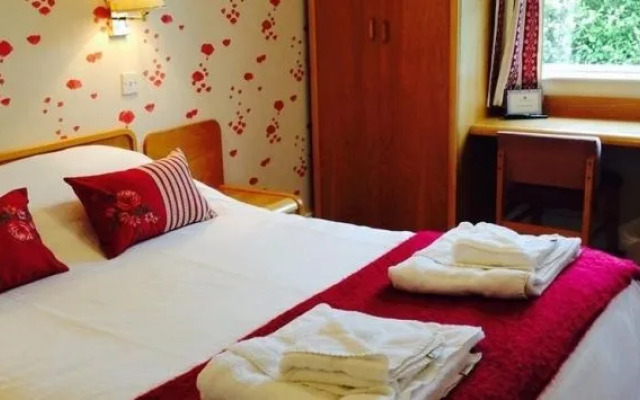 Helme Park Hall Hotel