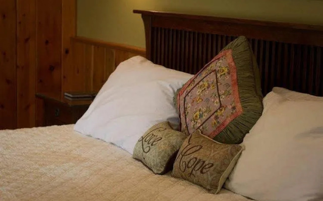 The Golden Leaf Inn