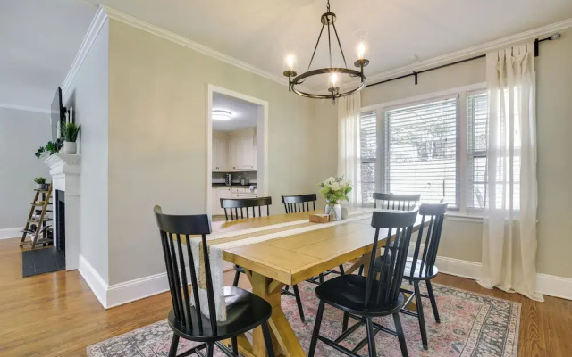 Fayetteville Vacation Rental - 1 Mi to Downtown!