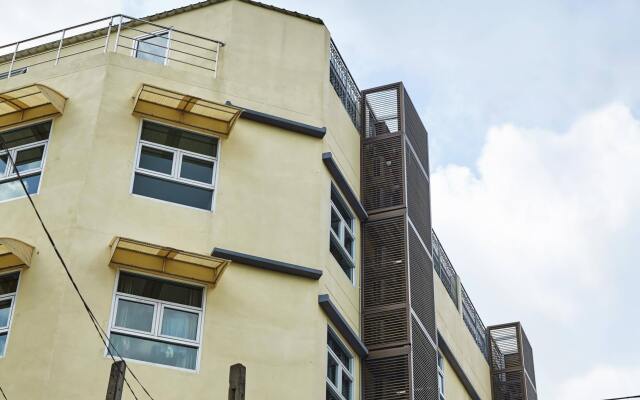 Au Bon Hostel вид на фасад