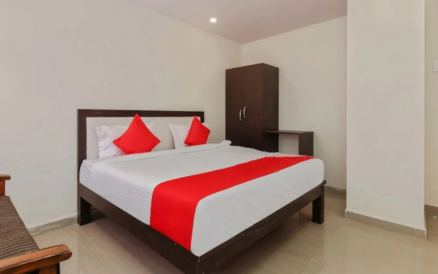 OYO 28743 Golconda Inn
