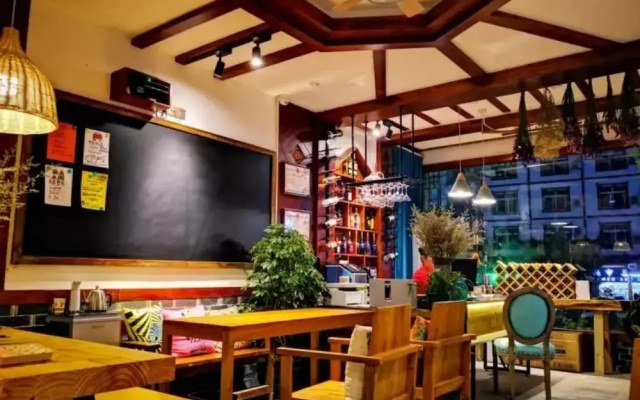 Phoenix Leisure Resort (Wulingyuan Branch)