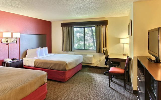 Blossom Hotel & Suites Traverse City