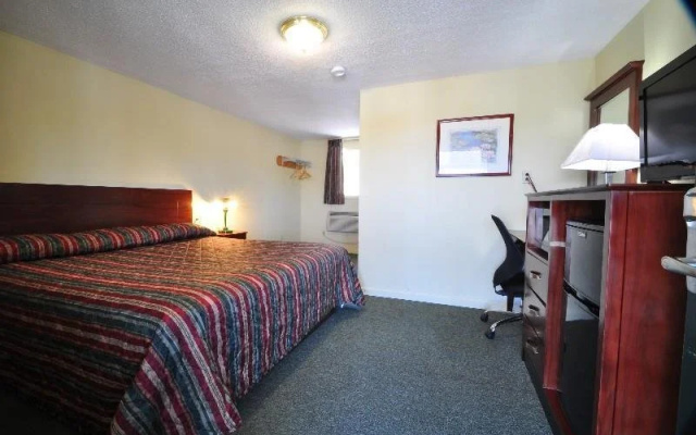 Chaplin Inn & Suites