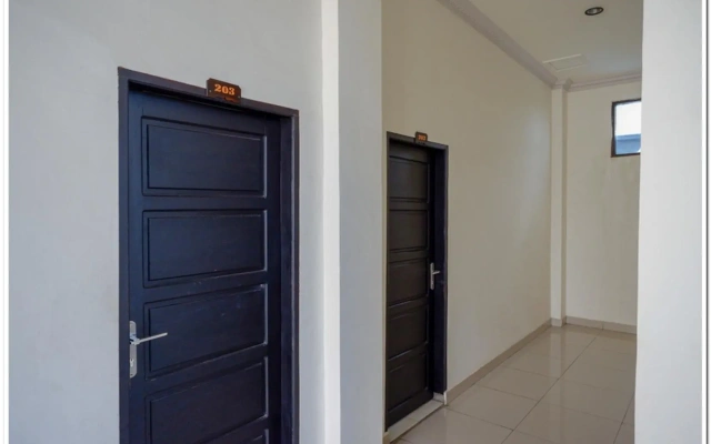 RedDoorz @ Hotel Bumi Palupy