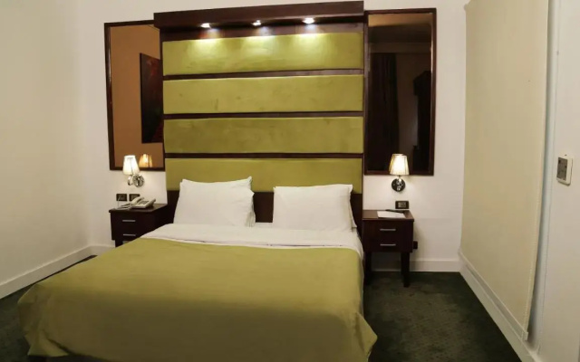 Spectra Inn Hotel Alexandria Road