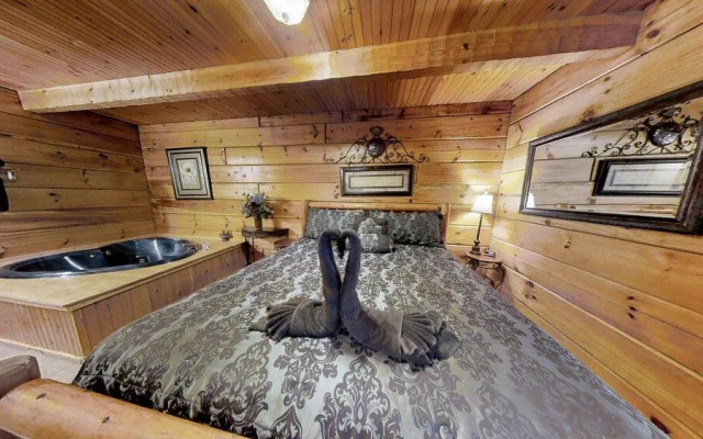 Cabin Fever - 1 Br cabin by RedAwning