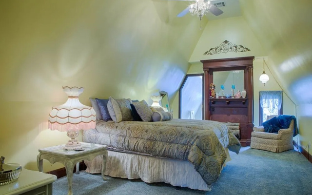 Graham-Carroll House Bed & Breakfast