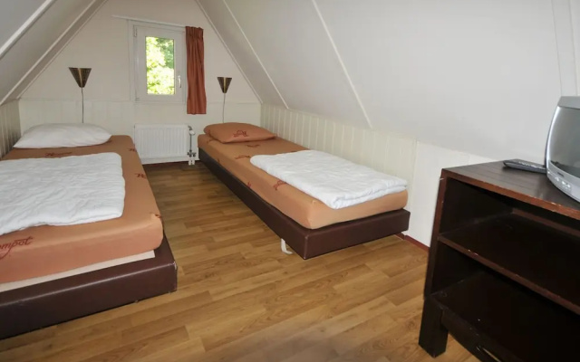 Detached Holiday Home With Steam Shower Near Vrachelse Heide