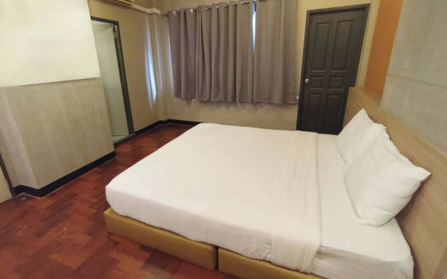 GO INN Silom BTS Surasak