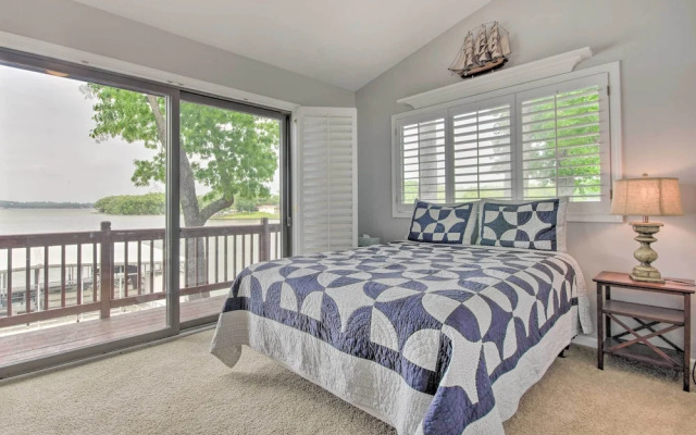 Hot Tub, Dock! Waterfront Lake Ozark Home!