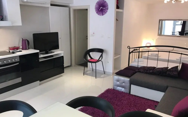Bellus Studio Apartment