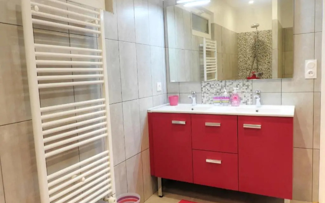 Gîte Beaumont-la-Ronce, 5 pièces, 8 personnes - FR-1-381-97