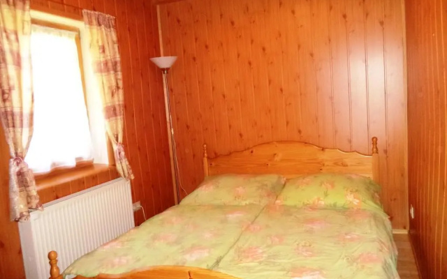 Kinga House