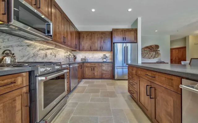 LuxuryÂ 4br  Steps From Heavenly Village & Gondola 4 Bedroom Condo by RedAwning
