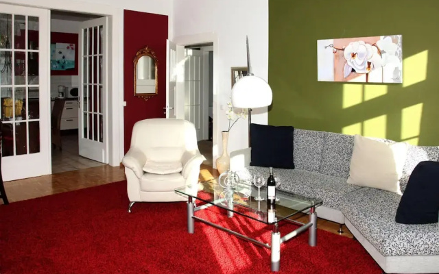Quaint Apartment with Balcony in Bad Pyrmont near River