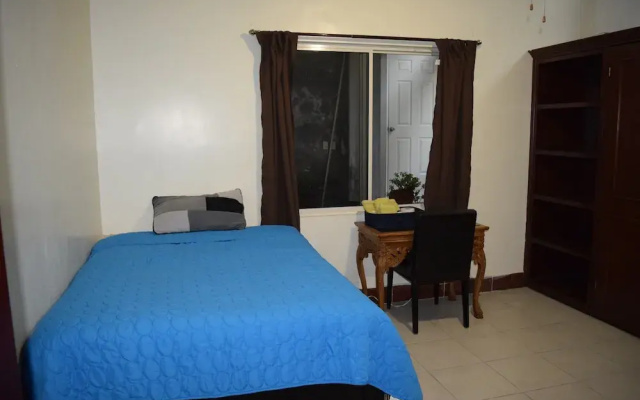 Room in House - Comoda Habitacion En Casa Compartida