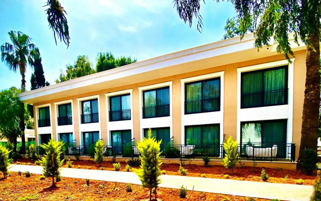 Polaris Hayat Motel