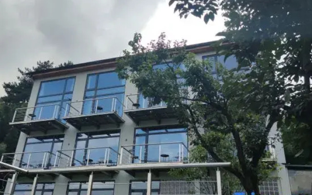 Floating Clouds Homestay