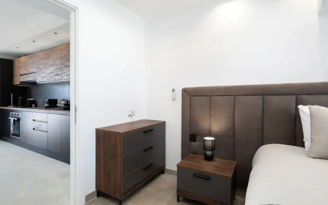 Big 2BD Duplex Penthouse & Large Terrace