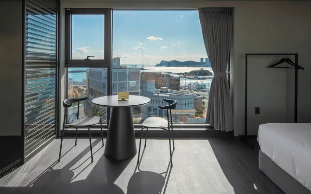 Hlow Busan Hotel