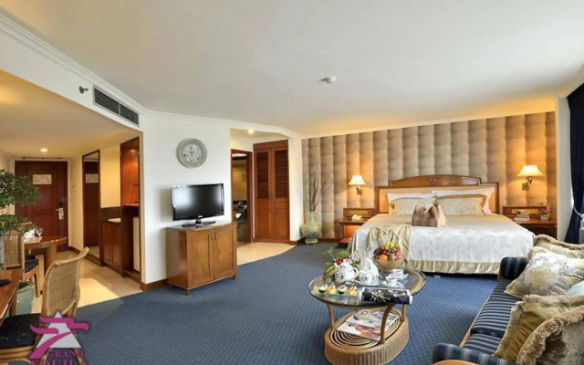 Grand Aquila Hotel
