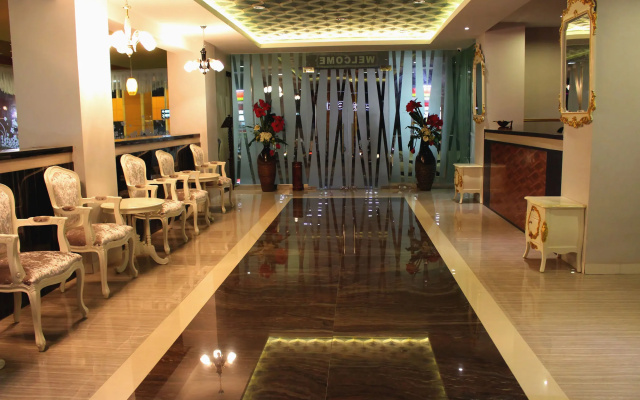 Grand Batik Inn
