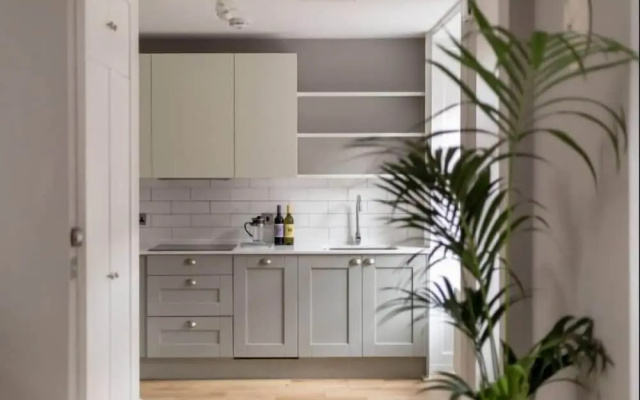 JOIVY Luxury Georgian City Centre Apartment (Sleeps 6)