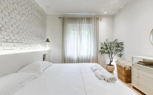 The Homey Flat Stylish 2BR City Apartment