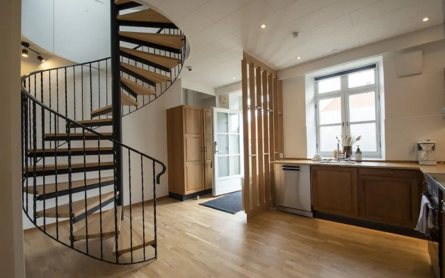 Stylish two floor Deluxe Apartment