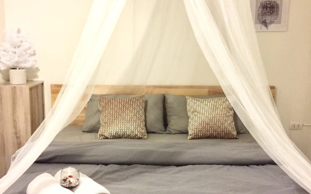 24 Poshtel Salaya