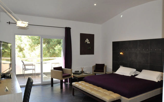 Private Hotel - Adults Only