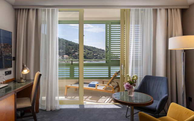 Hotel More