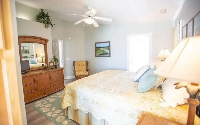 Paw-paw's Place 6 Bedroom Home by RedAwning