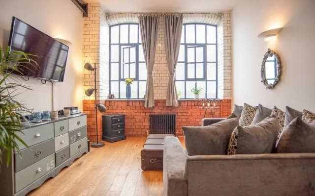 Unique Industrial Apartment