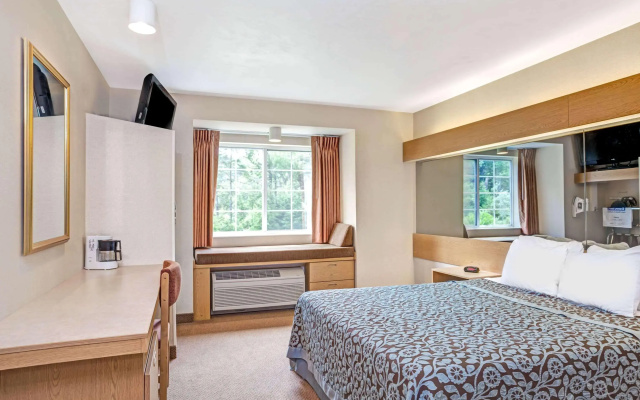Days Inn by Wyndham Sturbridge
