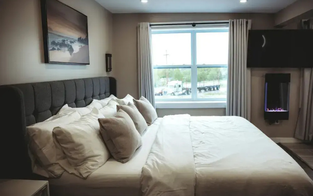 Riverside Suites
