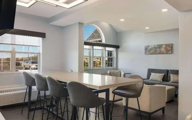 Rodeway Inn and Suites