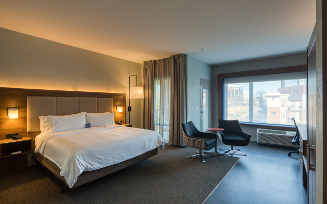 Holiday Inn Express & Suites Charlotte - South End by IHG