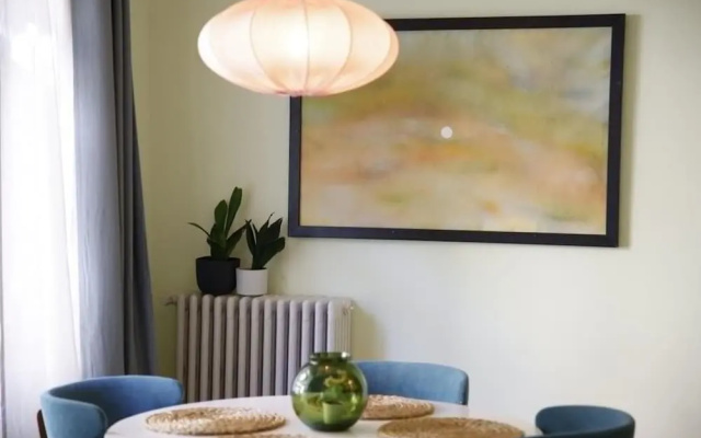 Vibrant Flat With Excellent Location in Beyoglu