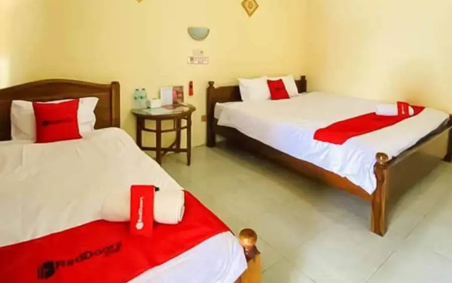 RedDoorz Syariah near T1 Juanda Airport 2