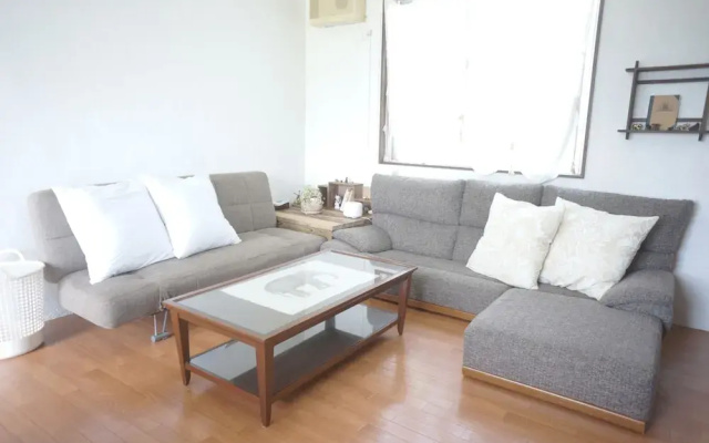 Tiny guest house mametora