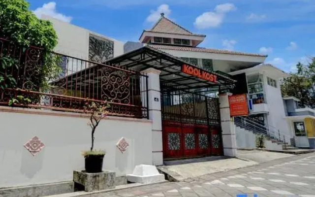 OYO 94899 Homestay Syariah Near UPN