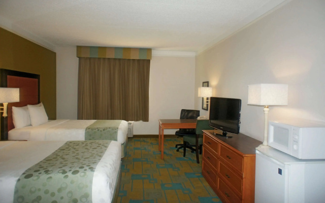 La Quinta Inn & Suites by Wyndham St. Pete-Clearwater Airpt