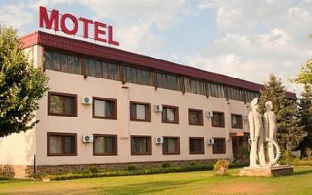 Отель Motel Maritsa Димитровград вид на фасад