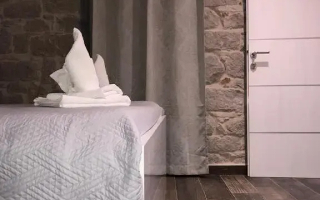 Elegant Residence Rooms