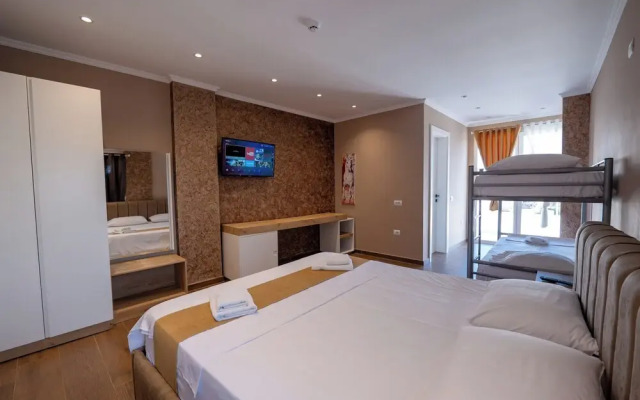 Lider Hotel