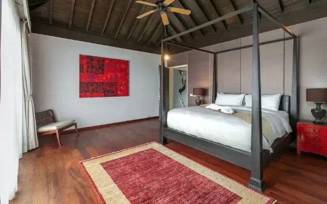 4-BR Seaview Villa at Surin Beach