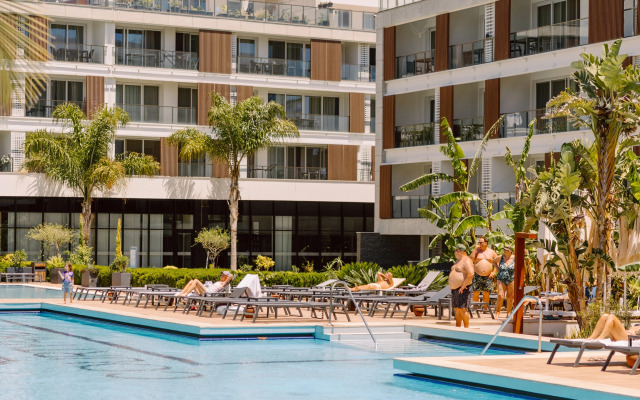 Апарт-отель GlobalStay Courtyard Long Beach