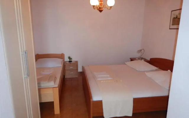 Apartments Kapetan Jure